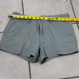 Abercrombie & Fitch Women‎ Casual Gray Shorts size 2 thumbnail 7