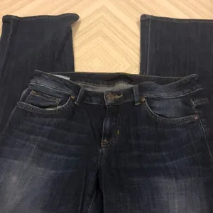 J Brand Joe’s Dark Blue Faded Front Boot Leg Honey Fit thumbnail 4