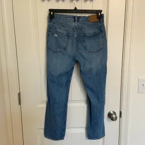 EUC | Aeropostale women’s mom jean ripped light wash jeans — size 6‎ thumbnail 5