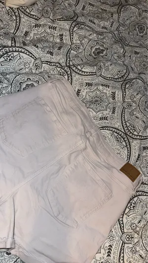 American Eagle White Jean Shorts thumbnail 2