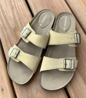 Madden Girl Casual slip on sandals NWOT 🌸SOLD thumbnail 1
