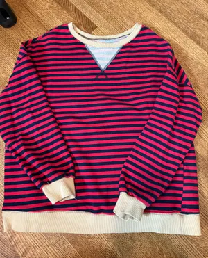 Amazon Crewneck thumbnail 1