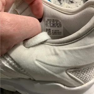 adidas Women's Athletic Shoes - White/Cream thumbnail 9