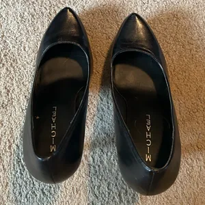 Michael Shannon Black Leather Pumps size 8 thumbnail 5