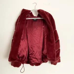 Alo Yoga Knock Out Hooded Faux Fur Hooded Jacket Cranberry S thumbnail 6