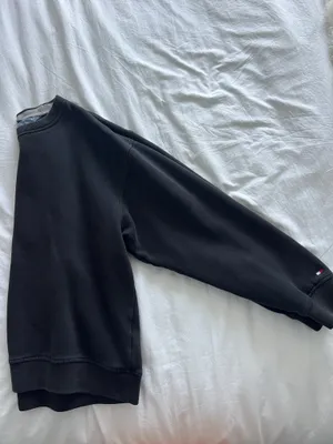 Black Tommy Hilfiger golf crewneck thumbnail 4