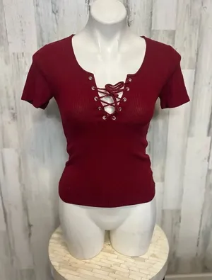 Burgundy top  thumbnail 1