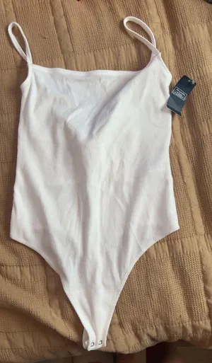 White Size M thumbnail 1