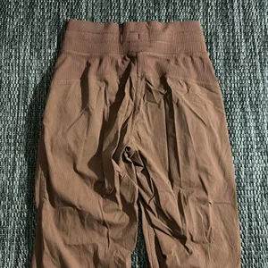 Lululemon Dance Studio Mid Rise Jogger Ancient Copper Swift Size 0 thumbnail 4