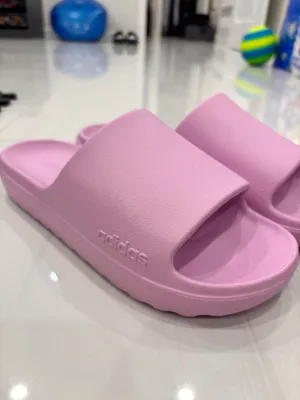 Guaranteed Authentic adidas Adilette Lumia Slides in Bliss Lilac Women size:7 Brand new in box thumbnail 4