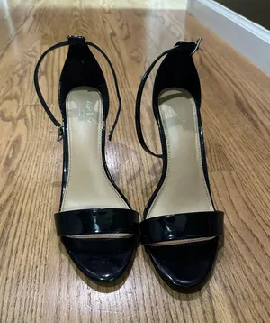 Apt. 9 Heels thumbnail 1