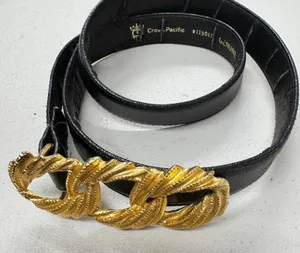 Crown Pacific Vintage Black Leather Gold Tone Buckle Belt Womens M thumbnail 1
