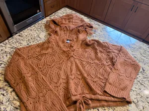 Venus Sweater Small thumbnail 1