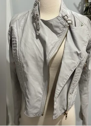 Blank NYC "On The Rocks" Light Gray Faux Leather Jacket thumbnail 9