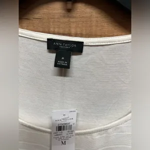 NWT Ann Taylor‎ medium tee thumbnail 5