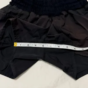 Lululemon Tracker 4" Shorts Black Size 4 Athletic Running thumbnail 7