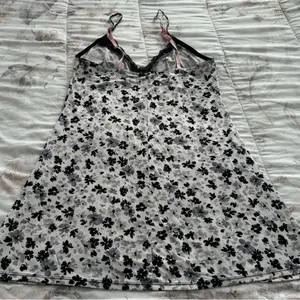 Black and white ditsy floral Y2K goth lace trim slip dress siz M spaghetti boho thumbnail 9