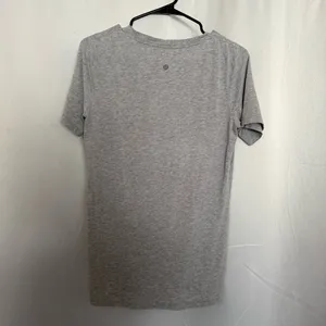 Lululemon Gray V-Neck Women's Top thumbnail 4