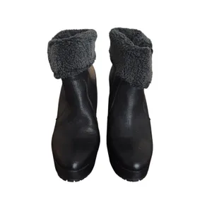 BCBG Generation Black Leather Faux Fur Trim Heeled Ankle Boots‎ Womens Size 6.5 thumbnail 2