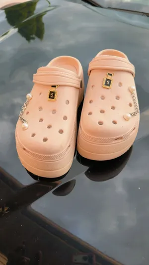 Crocs Classic Clogs Peach with Rhinestone Jibbitz Charms Women’s Size 8 thumbnail 2