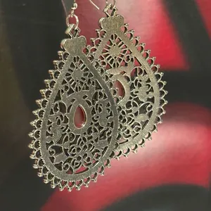 Paparazzi Eden Glow Red Cat's Eye Silver Filigree Teardrop Earrings thumbnail 5