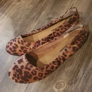 Amazon Essentials Leopard Print Ballet Flats thumbnail 1