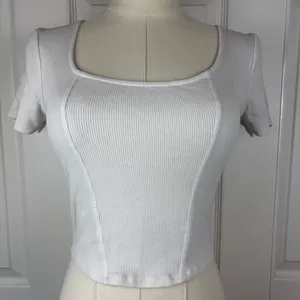White cropped baby tee thumbnail 1