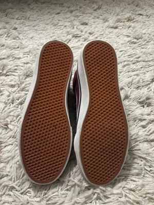 Vans High Top Sneakers Women’s Size 6, Men’s Size 4.5 Burgundy with White thumbnail 7
