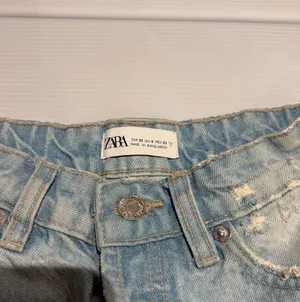 ZARA Blue Denim Shorts Light Wash Distressed thumbnail 2
