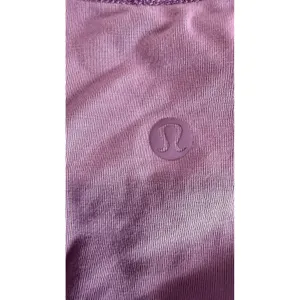 Lululemon Love Tee V Purple Short Sleeve V-Neck Activewear Shirt Size 8 thumbnail 4