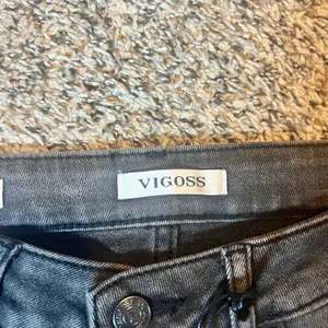 VIGOSS Stevie Crop Straight Jeans Dark Wash‎ Distressed Flair Size 27 thumbnail 2