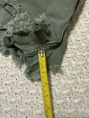 We The Free Womens Shorts 31 Army Green Mid Rise Button Fly Cut Off Denim thumbnail 4