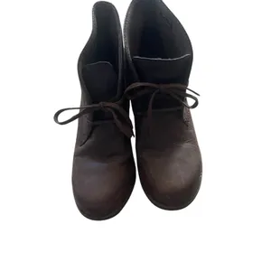 Clarks Indigo Women's‎ Size 8.5 M Brown Leather 3 Inch Heel Tie Ankle Booties thumbnail 2