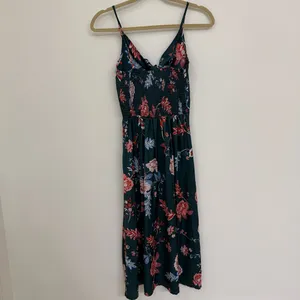 Women’s Floral Green Dress Size Small thumbnail 2