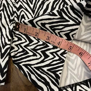 89th + Madison | Zebra Stretch Shorts Black Size 6 thumbnail 10