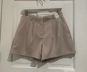 Abercrombie Curve Love Mid Rise Tailored Short thumbnail 1