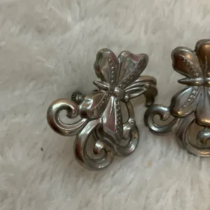 Elegant Silver Bow Earrings thumbnail 3