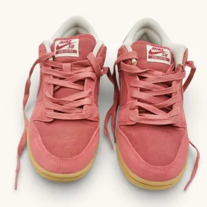 Nike SB Dunk Low Adobe Womens 6.5 Mens 5 Red Gum‎ Skate Shoes DV5429-600 thumbnail 2