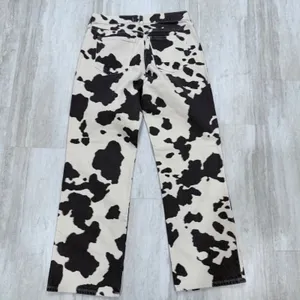 Abercrombie & Fitch The Baggy Low Rise Cow Print Jeans Black White 26 Short thumbnail 6