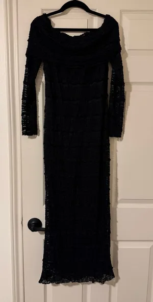 Black off the shoulder maxi dress thumbnail 1