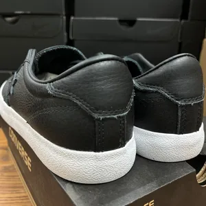 Converse Women's Black and Grey Trainers thumbnail 5