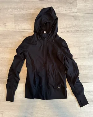 Small black active jacket thumbnail 1