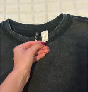 H&M Black Oversized Sweatshirt thumbnail 4