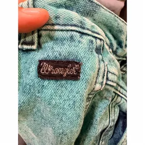 Vintage 1980s Wrangler Women's High Waist Tapered Jeans Teal Green thumbnail 2