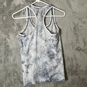 Lululemon Swiftly Tech Racerback 2.0 Multi Dye
Multi Dye White Grey Black Size 4 thumbnail 5