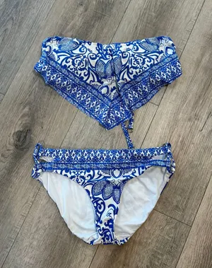 Gianni Bini Bikini thumbnail 1