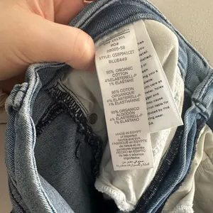 Good American Women’s 4/27 Good Straight Split Jeans thumbnail 5