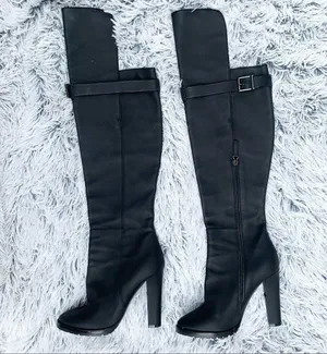 Milan Runway high knee boots Fall 2011 size 38 thumbnail 5