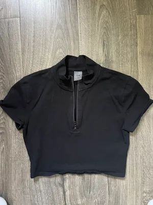 Aritzia Black Cropped Tshirt thumbnail 1