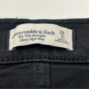 Abercrombie & Fitch 90s Straight Ultra High Rise 29 / 8 Regular Black Denim Jean thumbnail 2